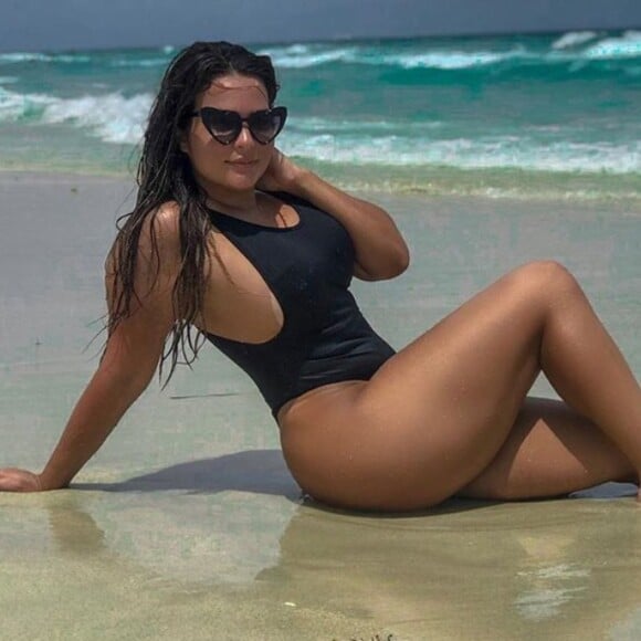 Geisy Arruda entrega truque para destacar corpo em fotos com look moda praia