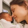 Flávia Viana destaca importância da saúde do filho, Gabriel, em foto de corpo pós-parto