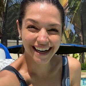 Foto de Thais Fersoza de biquíni chama atenção na web