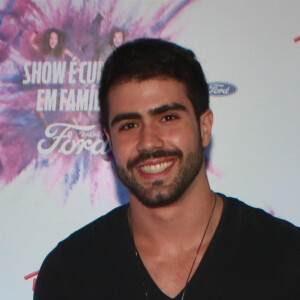 Juliano Laham contou que a descoberta de um tumor fez com que ele tivesse que deixar o 'Dança dos Famosos'