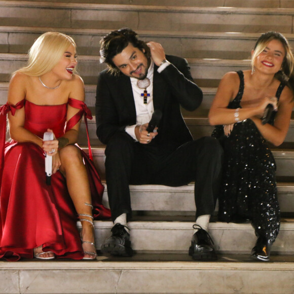 Luan Santana chamou Giulia Be para uma live entre eles e Luísa Sonza