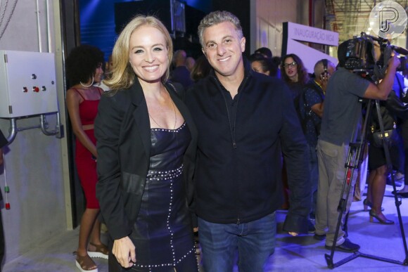 Angélica e Luciano Huck estão lado a lado com seus programas aos sábados, na TV Globo