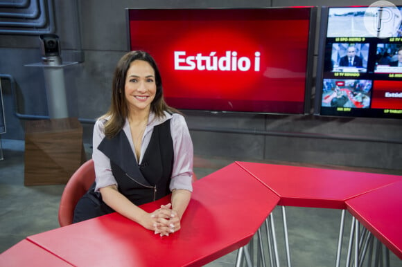 Maria Beltrão contou ao público que Andréia Sadi está grávida de gêmeos