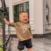 Gabi Brandt exibe foto do primeiro filho, Davi Márcio, todo estiloso e encanta a web