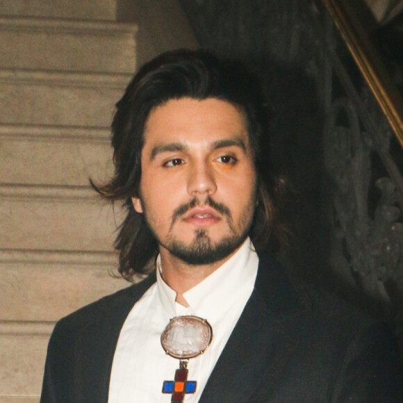 Luan Santana puxou para si missão de orientar Giulia Be e passou a jantar com a cantora