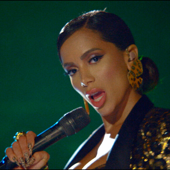 Anitta agitou cenário musical ao lançar single com participações de Cardi B e Myke Towers