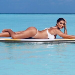 Moda praia de Juliana Paes: atriz esbanja beleza ao posar de biquíni