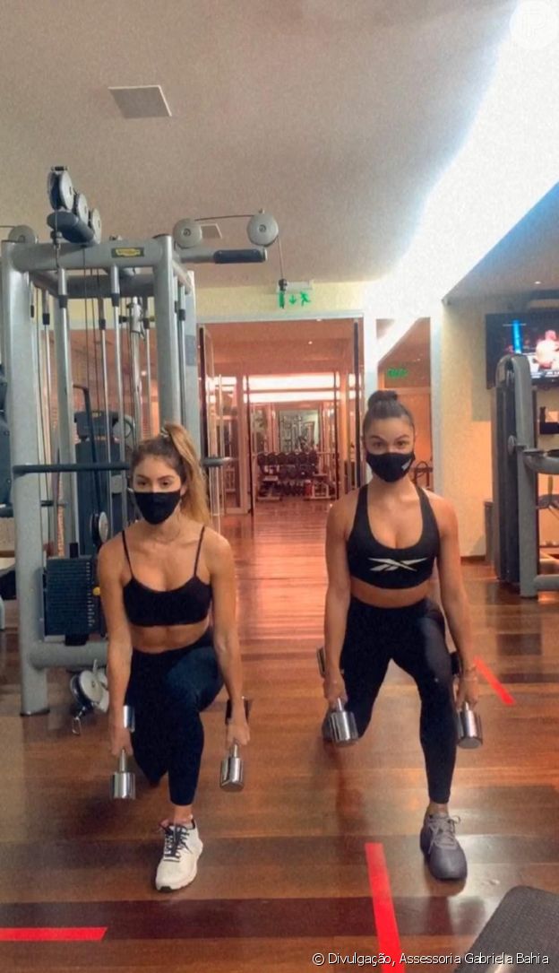 Isis Valverde treina com personal Gabriela Bahia