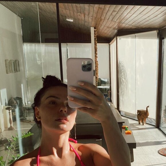 Isis Valverde investe em rotina fitness