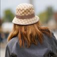  Bucket hat é trend no penteado no verão 