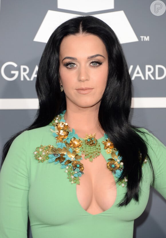 Katy Perry afirma nunca ter feito intervenções cirurgicas estéticas no corpo: 'Todas minhas propriedades são reais'