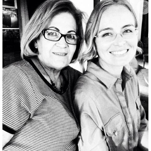 Angélica publica foto com a mãe, Angelina, em 5 de março de 2013