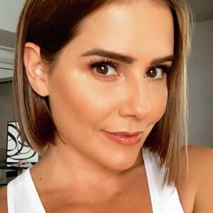 Deborah Secco aposta em corte de cabelo curto