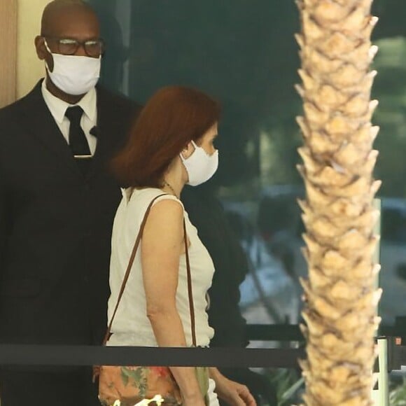 Nicette Bruno foi velada por família e amigos, como Françoise Forton