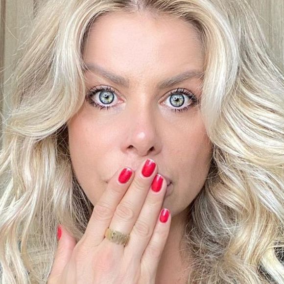 Karina Bacchi recorreu a novas sessões de fertilização in vitro