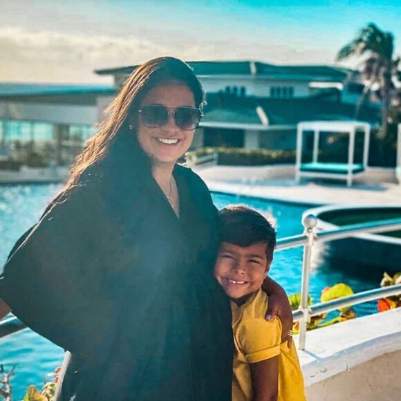 Simone revela que não passará Natal com Simaria