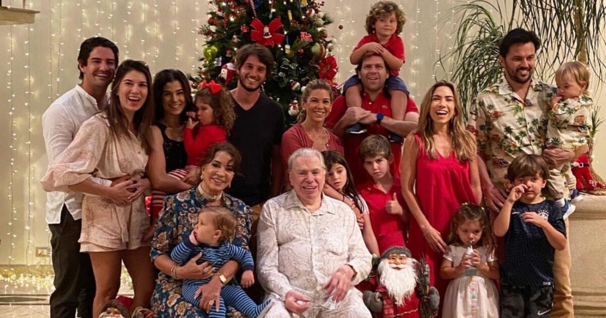 Silvio Santos exibe especial de Natal com a turma do “Jogo dos