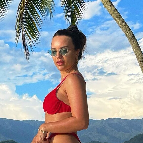 Rafa Kalimann teve o corpo elogiado por Bruna Marquezine: 'Bunda linda'