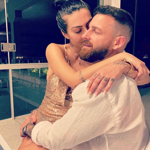 Cleo está namorando o modelo Leandro D'Lucca