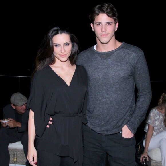 Romulo Neto mantém tatuagem feita em casamento com Cleo