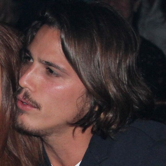 Cleo substitui tatuagem feita com o ex. 'Ela deve ter tido os motivos dela, mas a atitude não me bateu em nada. Assimilei e respeitei', declarou Romulo Neto na época