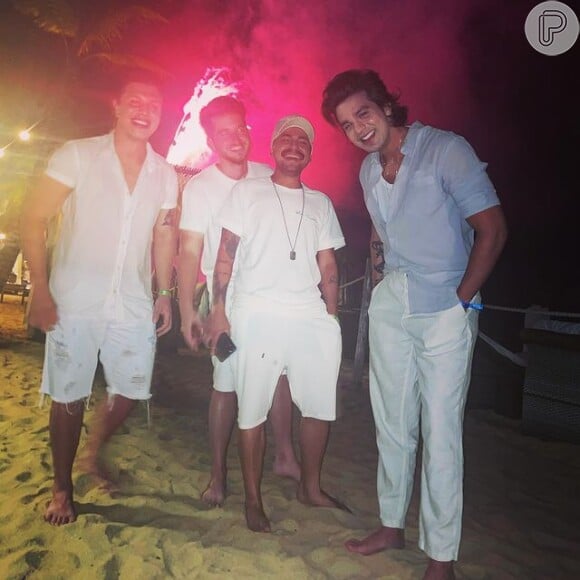 Luan Santana passou festas de Ano-Novo acompanhado de mais três amigos