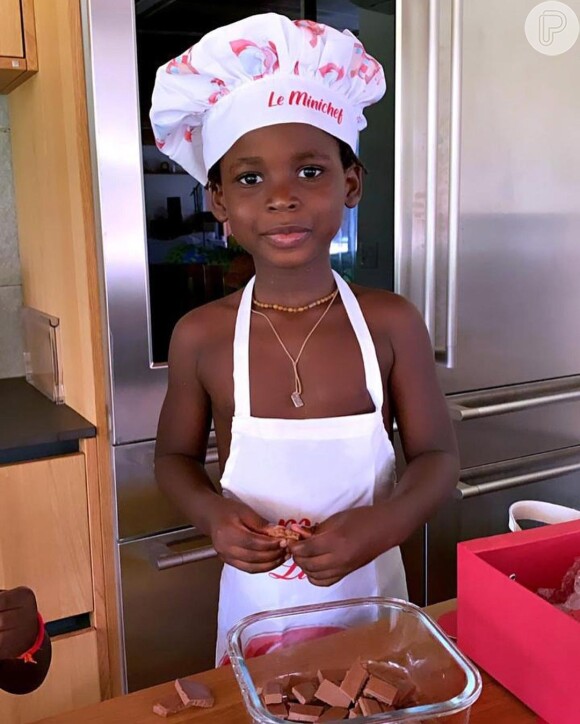 Giovanna Ewbank encantou os fãs ao mostrar o filho Bless vestido de chef