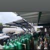 Gusttavo Lima exibe 150 cilindros de oxigênio para Manaus
