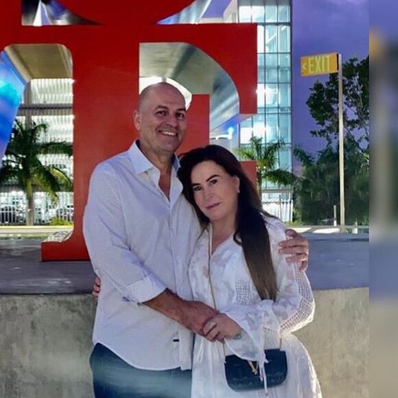 Zilu Camargo namora o empresário Antonio Casagrande. Empresária recordou período após fim do casamento com Zezé Di Camargo: 'Faz 6 anos que me separei. Fiquei 2 anos enclausurada, sofrendo, chorando e me descabelando'