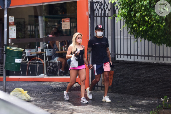 Gabi Martins e Tierry malham em academia no bairro dos Jardins, em São Paulo