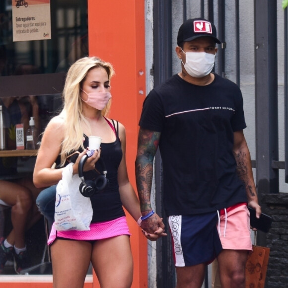 Gabi Martins e Tierry malham em academia no bairro dos Jardins, em São Paulo