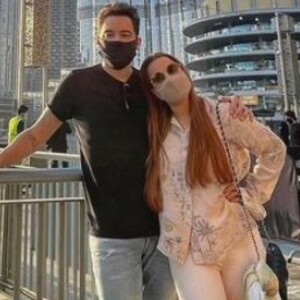 Maiara e Fernando Zor viajam para Dubai e tomam bebida com ouro