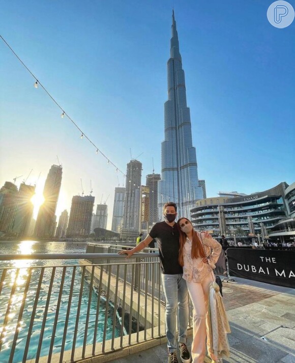 Maiara e Fernando Zor viajam para Dubai e tomam bebida com ouro