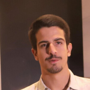 Enzo Celulari aparece em vídeo com Bruna Marquezine em restaurante