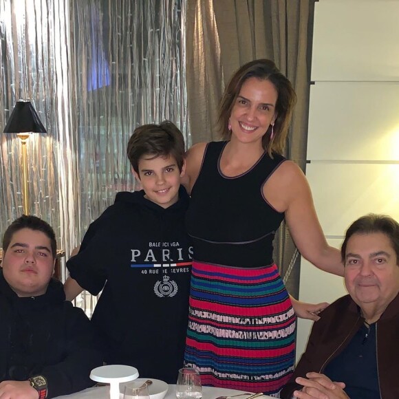 'Que você tenha um ano novo maravilhoso! Estamos juntos pra tudo nessa estrada da vida'', diz Luciana Cardoso a João Guilherme