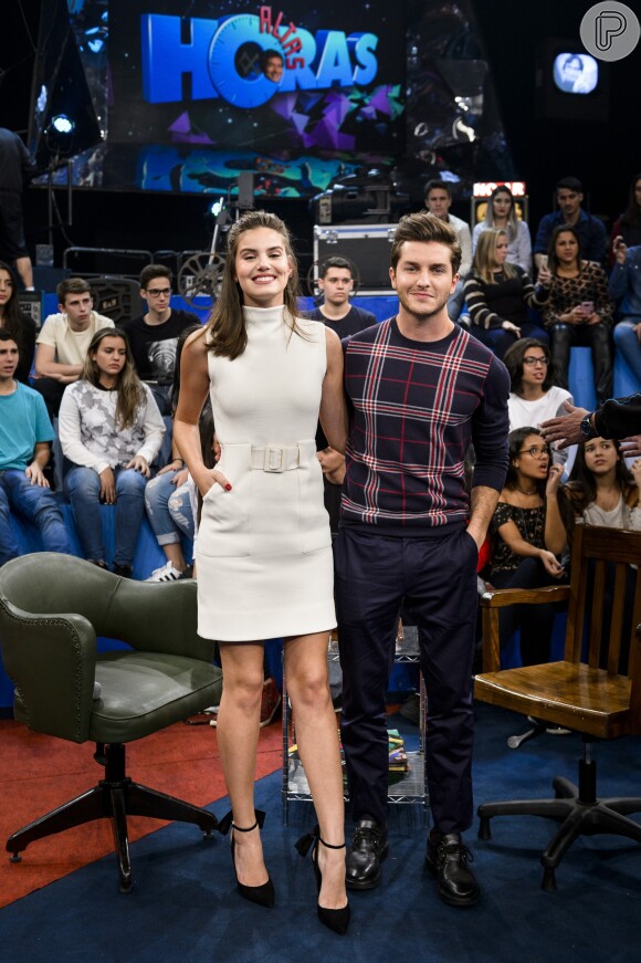 Camila Queiroz e o marido, Klebber Toledo, estão animados para estrear como apresentadores