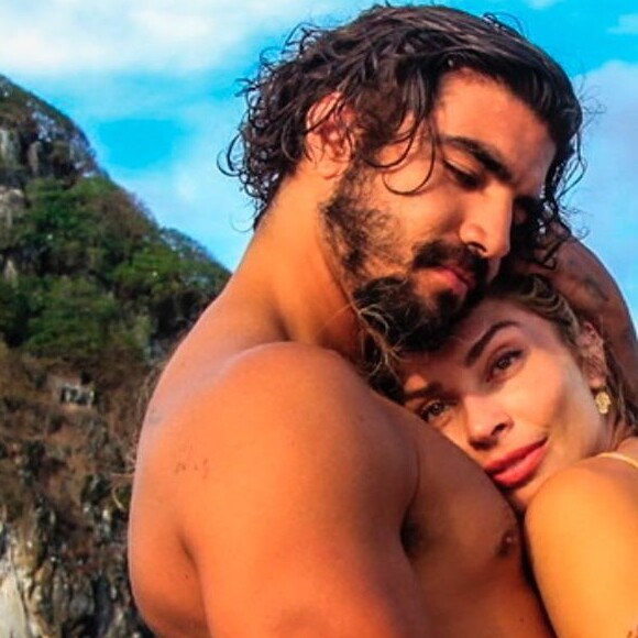 Grazi Massafera postou fotos da viagem para Fernando de Noronha com namorado, Caio Castro