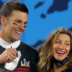 Gisele Bündchen comemorou o 4º título de Super Bowl ao lado do marido, Tom Brady