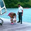 Anitta pousou de helicóptero na companhia do seu pet Plínio