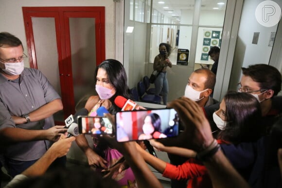 Belo é preso e Gracyanne Barbosa apoia marido