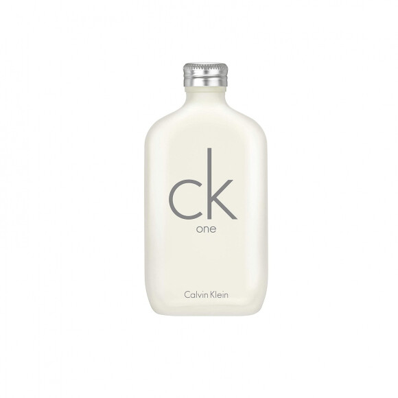 CK One, de Calvin Klein, é fragrância perfeita para dias quentes