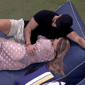 Par de Carla Diaz, Arthur não quer namoro fora do 'BBB 21'