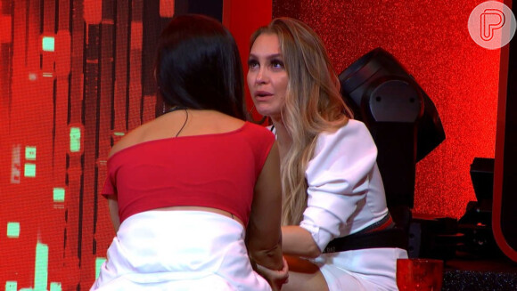 'BBB 21': Carla Diaz chora em desabafo à Juliette após ser chamada de sonsa por Viih Tube