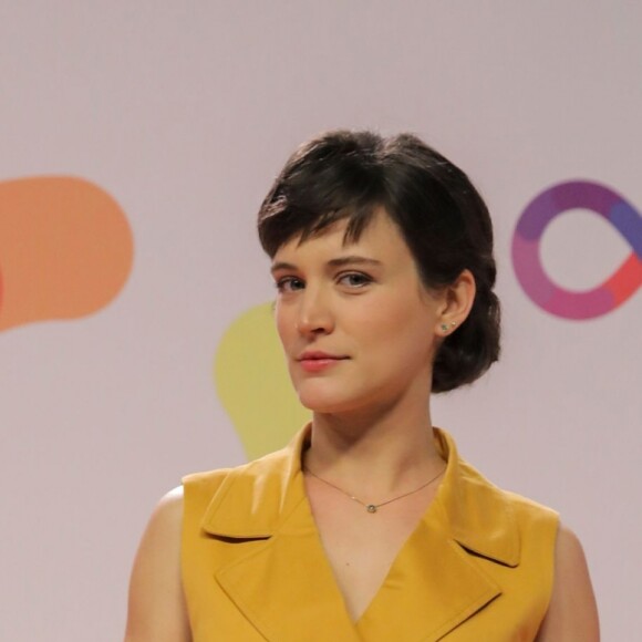 Bianca Bin respondeu dúvida de fã sobre gravidez após foto nua