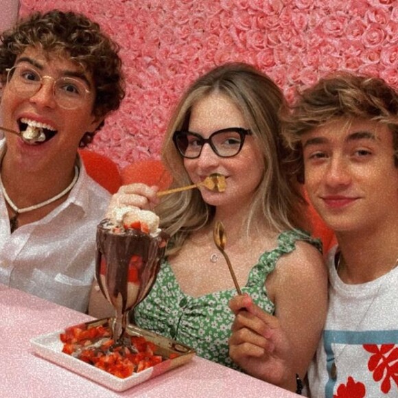 Sophia Valverde e Igor Jansen fazem vídeo dançando