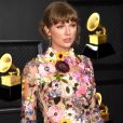 Taylor Swift usou vestido floral  da grife dominicana Oscar de la Renta 