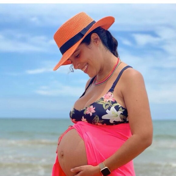 Camilla Camargo compartilhou vários momentos da gravidez da filha, Julia