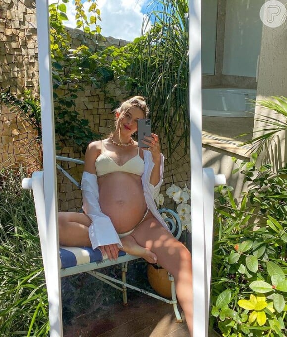 Mulher de Lucas Lucco, Lorena Carvalho compartilhou momentos da gravidez na web