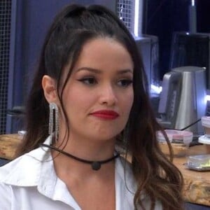 Juliette foi votada por Sarah e salva do Paredão por Gil, que precisou desempatar a berlinda deste domingo (21) no 'BBB 21'