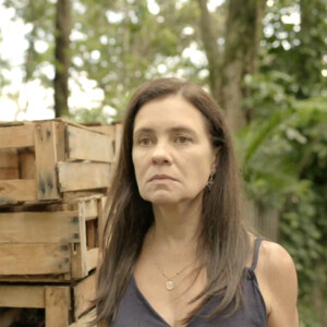 'Amor de Mãe': Thelma (Adriana Esteves) vai simular a morte de Lurdes (Regina Casé)